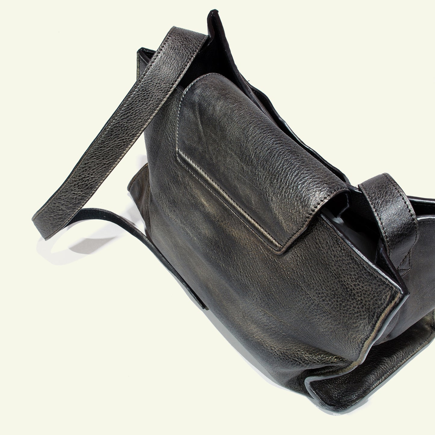 Large Pascale Bag in airbrushed leather "Warm Metal"