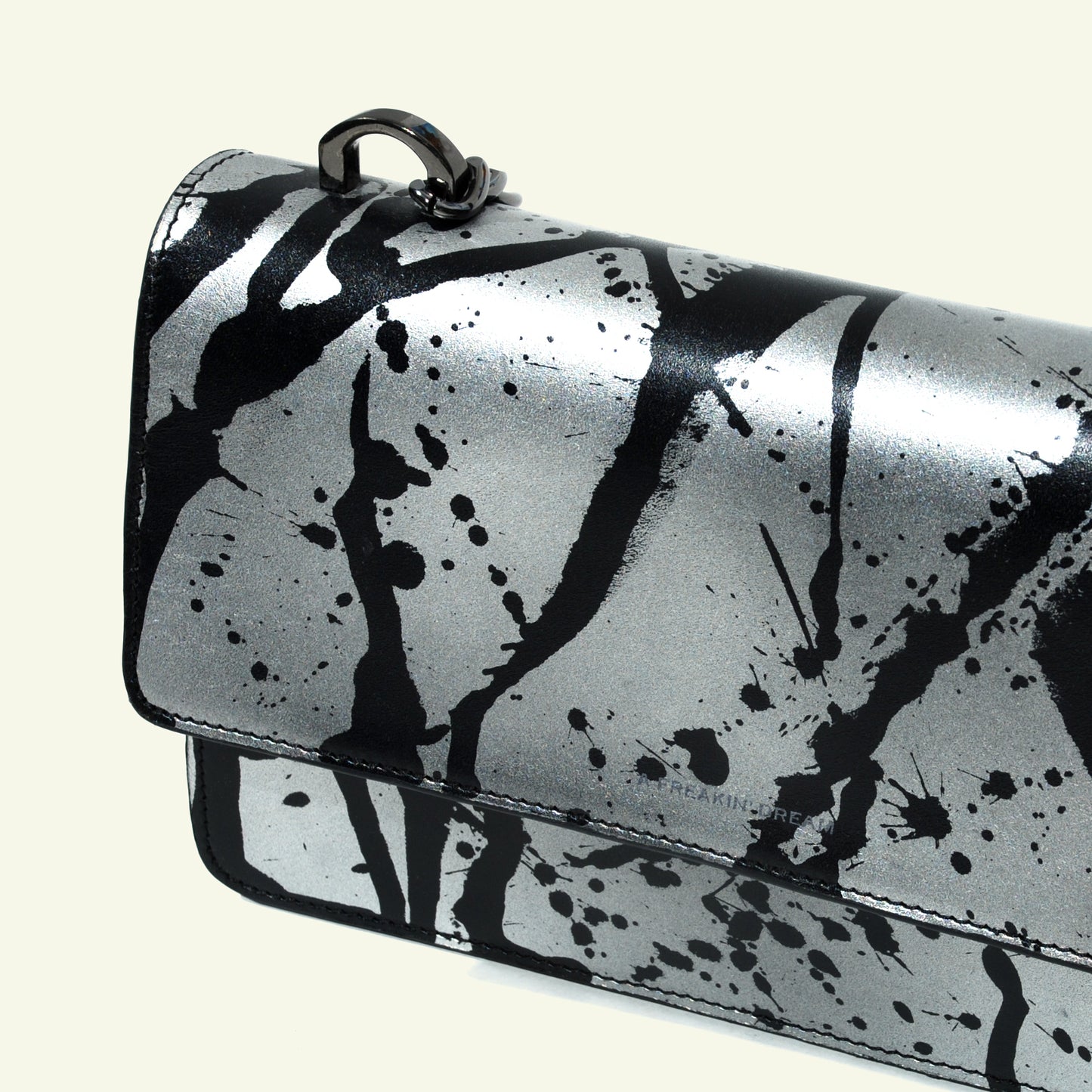 Brenda Bag in airbrushed leather "Liquid silver"
