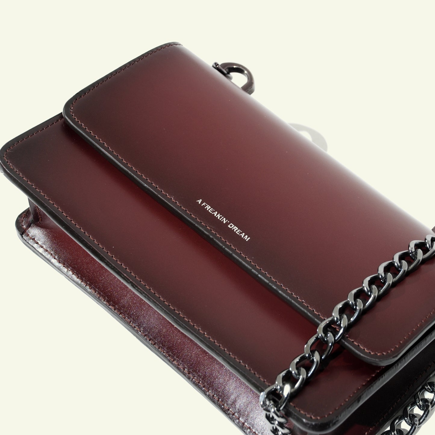 Brenda Bag in airbrushed leather "Shiny Burgundy #45082c"