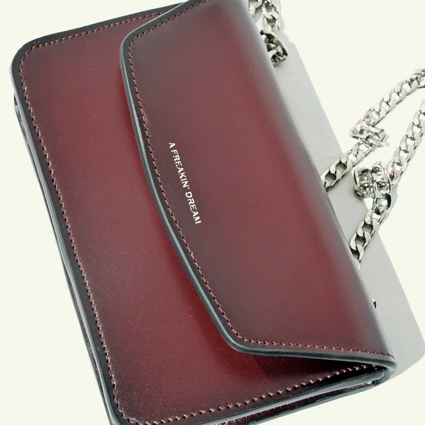 Gia Bag in airbrushed leather "Shiny Burgundy #45082c"