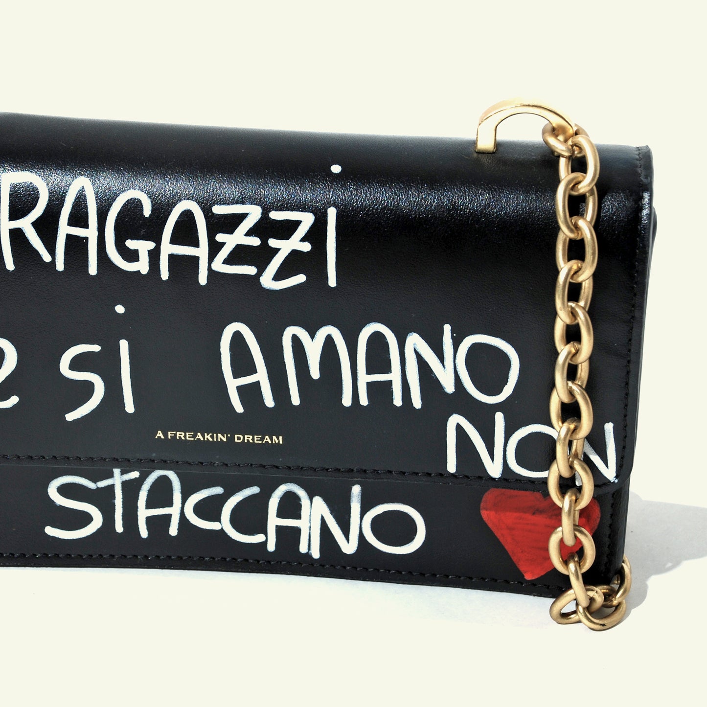 Brenda Bag in hand-painted leather "I ragazzi che si amano..."