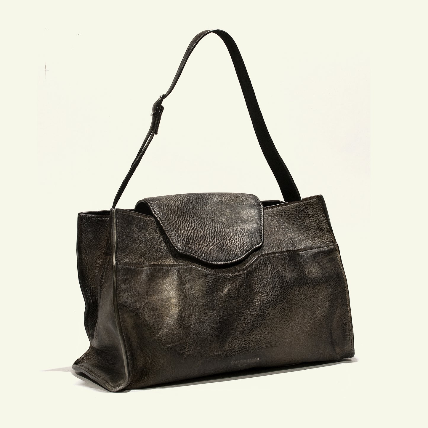 Large Pascale in Pelle Aerografata “Warm Metal”