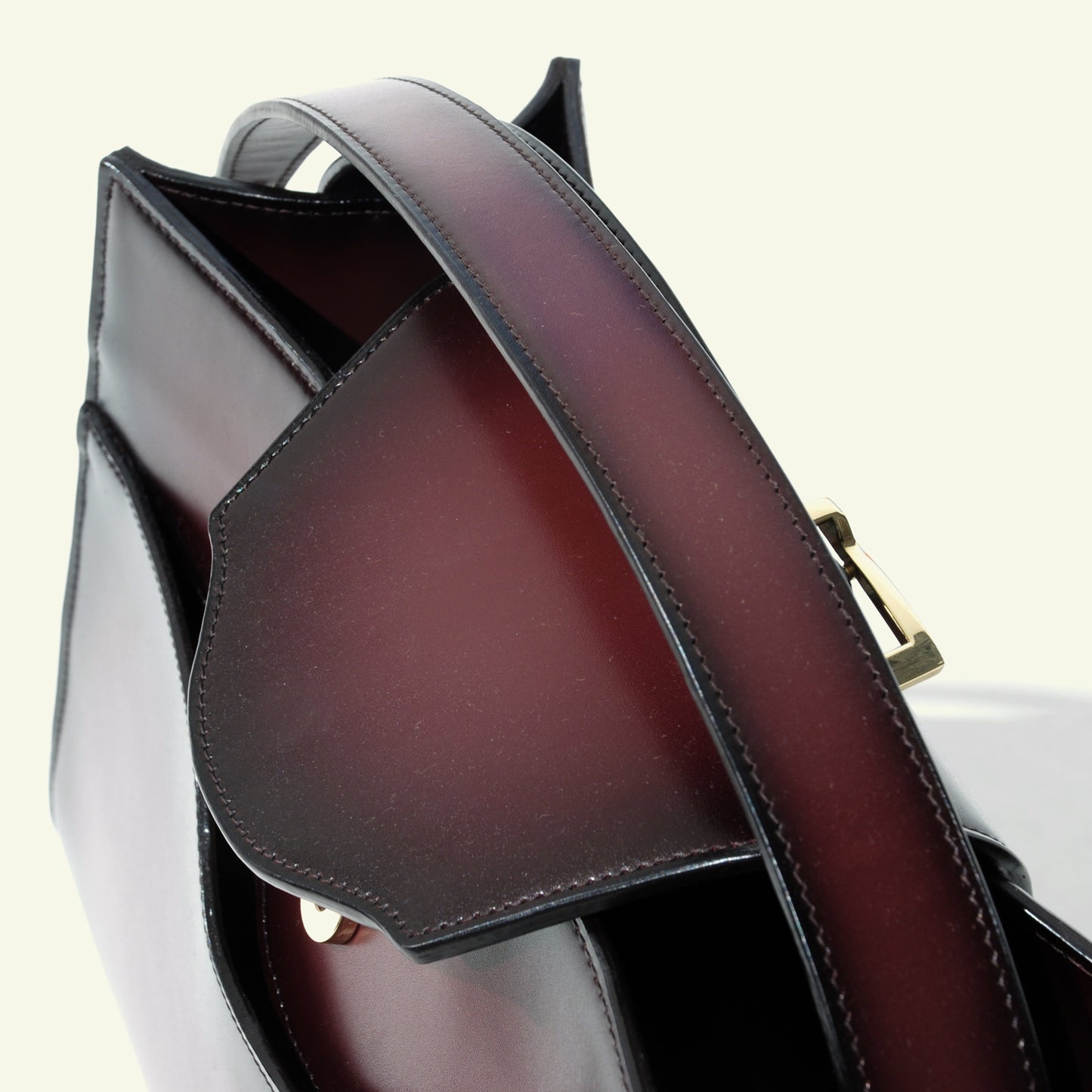 Large Pascale Bag in airbrushed leather "Shiny Burgundy #45082c"