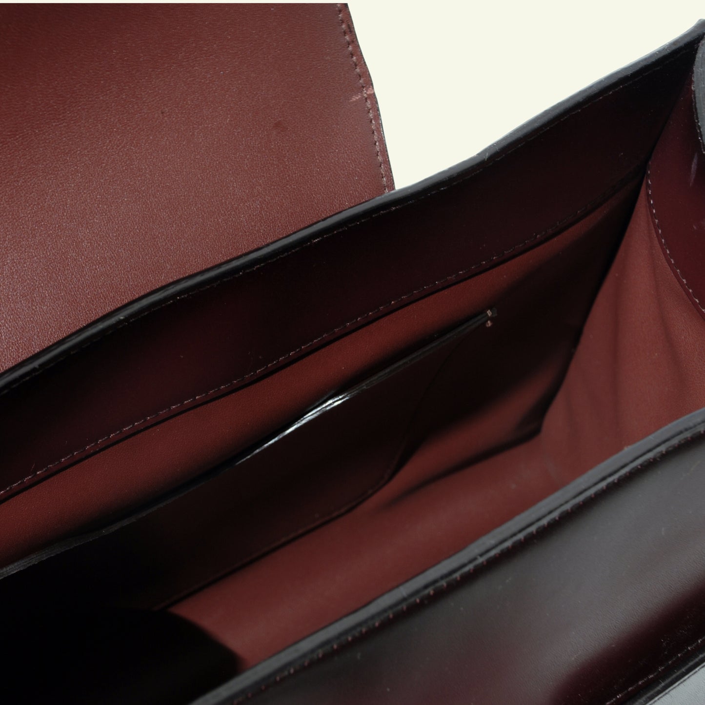 Large Pascale Bag in airbrushed leather "Shiny Burgundy #45082c"