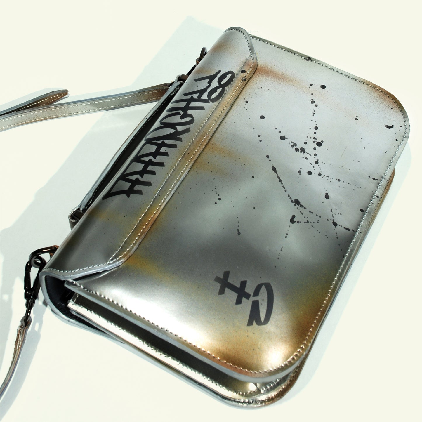 Tori bag in airbrushed leather "Chrome Graffiti"