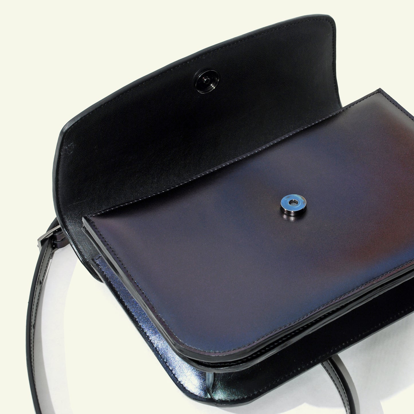 Tori bag in airbrushed leather "iridescent oil"